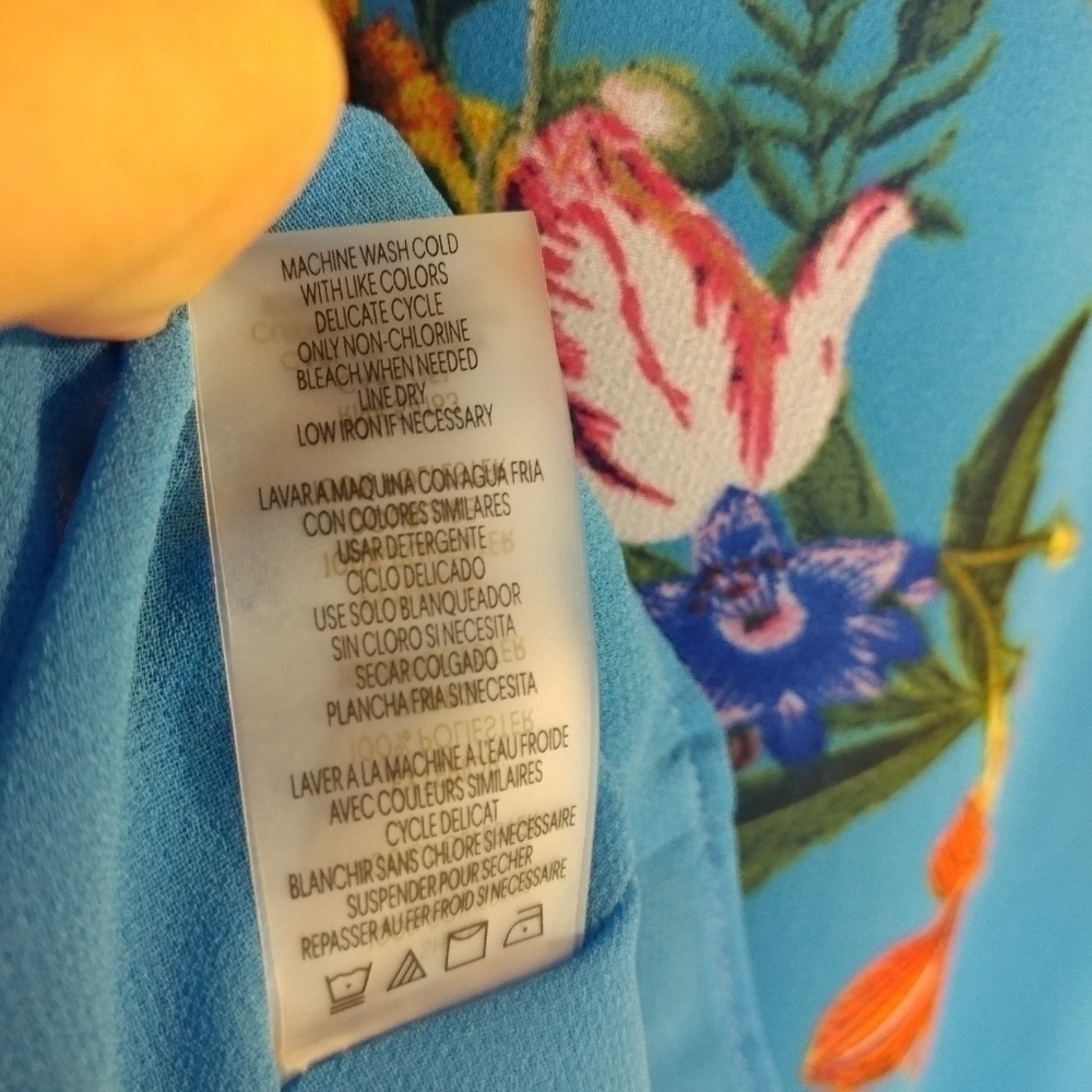 NWT Calvin Klein Blue Floral Blouse in Ocean Blue - Picture 7 of 7